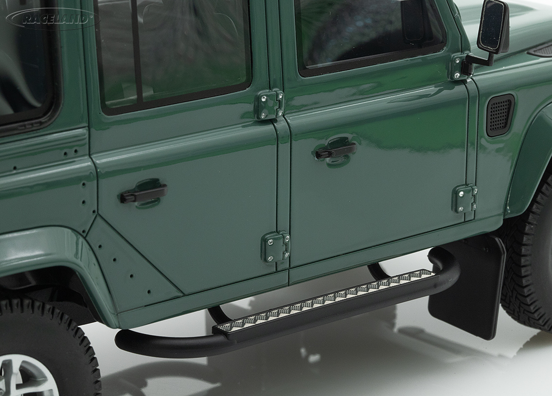 Land Rover Defender 3 Station Wagon 2016 - grün