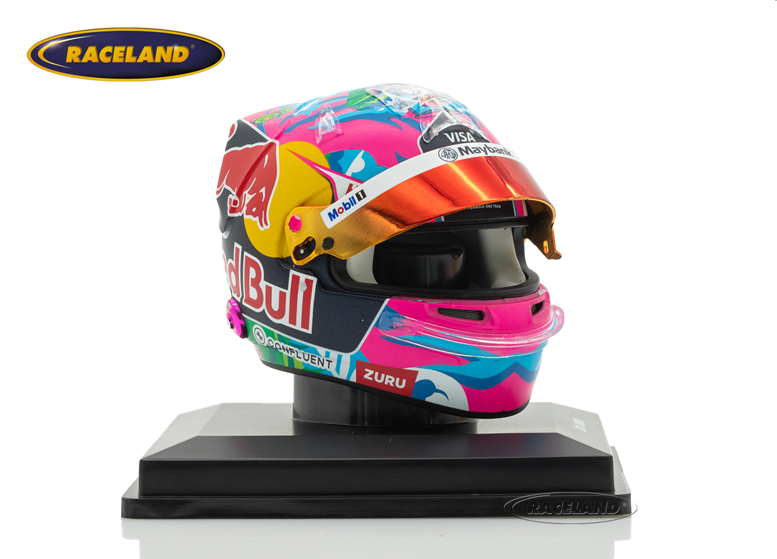 Helm F1 Team Visa Cash App RB 15° GP Singapur 2025