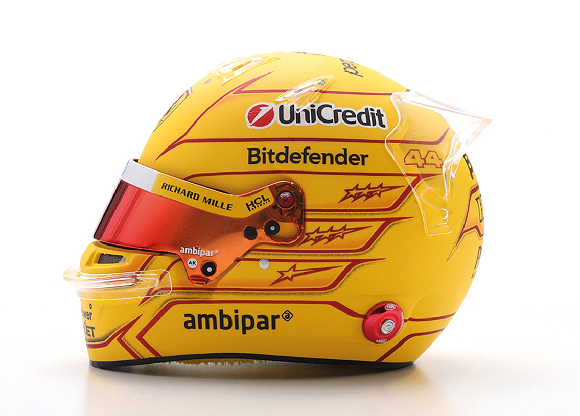 Helm Scuderia Ferrari F1 2026