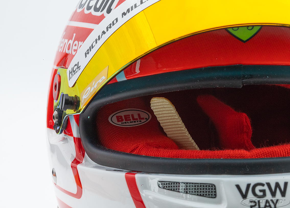 Helm Team Scuderia Ferrari HP F1 2025