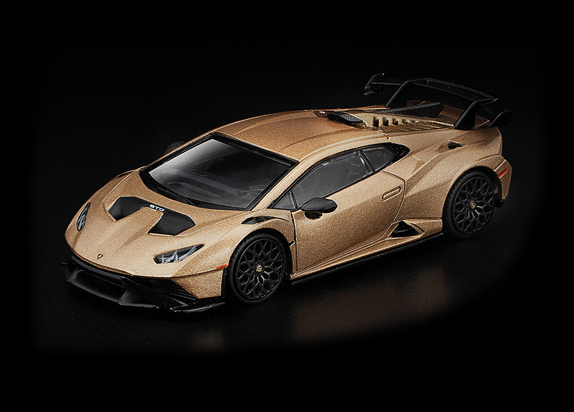 Lamborghini Huracan STO - gold matt