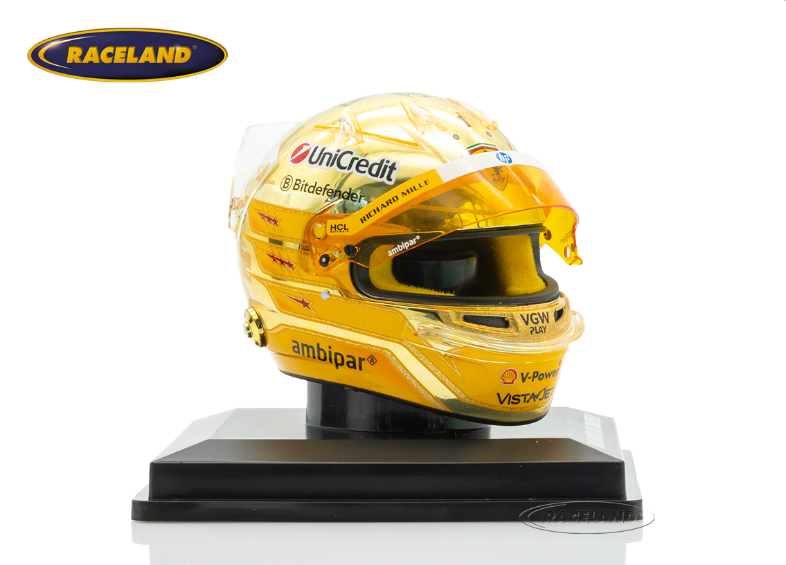 Helm Scuderia Ferrari F1 GP Singapur 2025