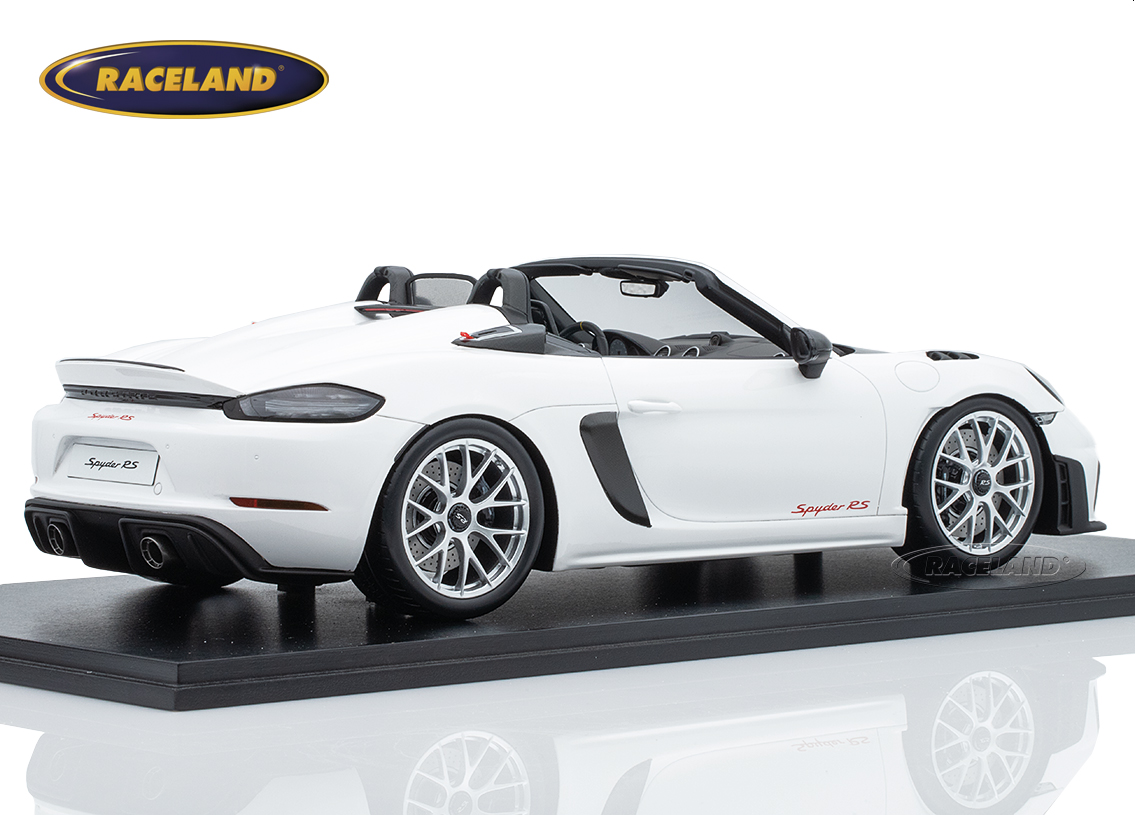 Porsche 718 Spyder RS 2023 mit Weissach Package - weiss