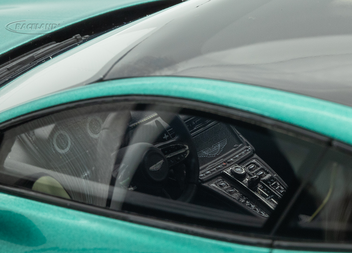 Aston Martin Vanquish 2024 - grün