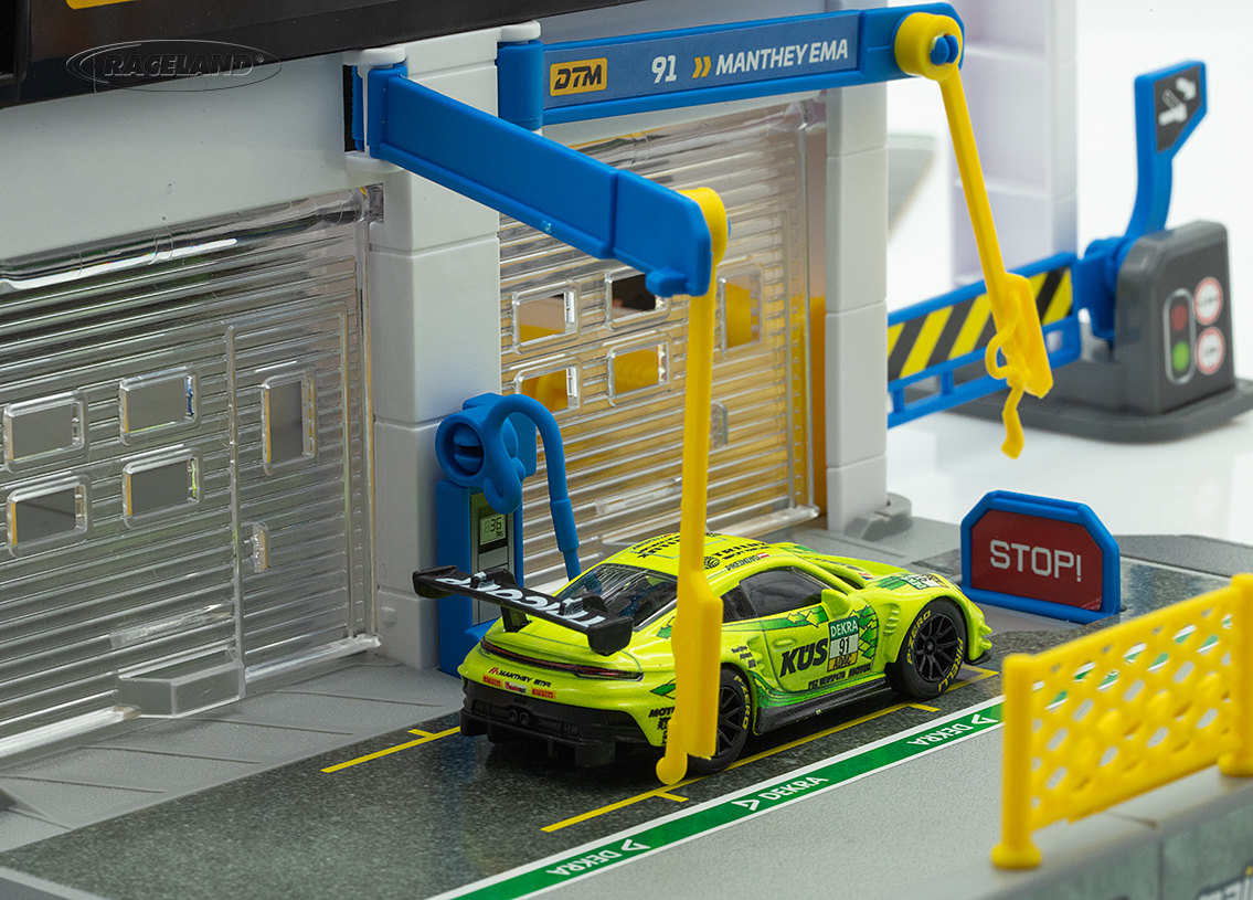 DTM Pit Stop Set mit Porsche 911 GT3 R Manthey Racing