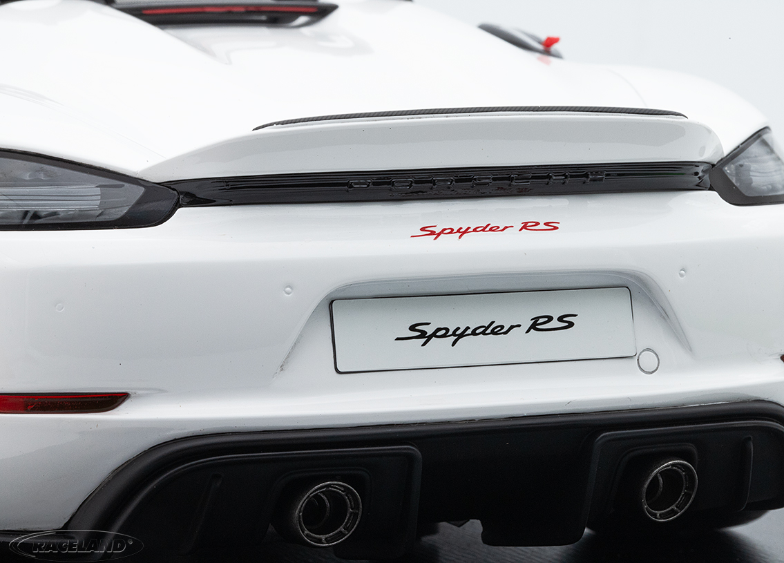 Porsche 718 Spyder RS 2023 mit Weissach Package - weiss