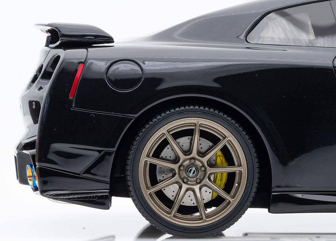 Nissan GT-R Takumi Edition 2024 - lila