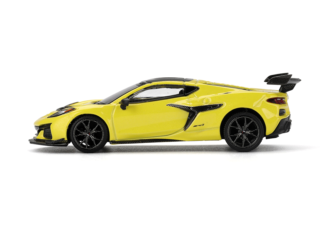 Chevrolet Corvette C8 ZR1 2025 - accelerate yellow