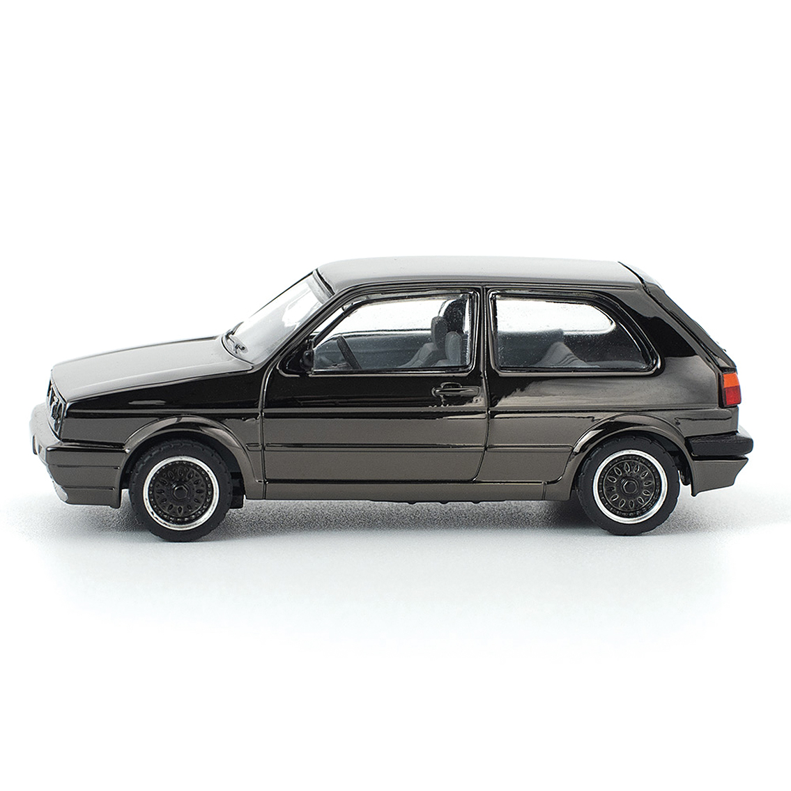 Volkswagen Golf GTI MK2 1984 - Dark Chrome Series