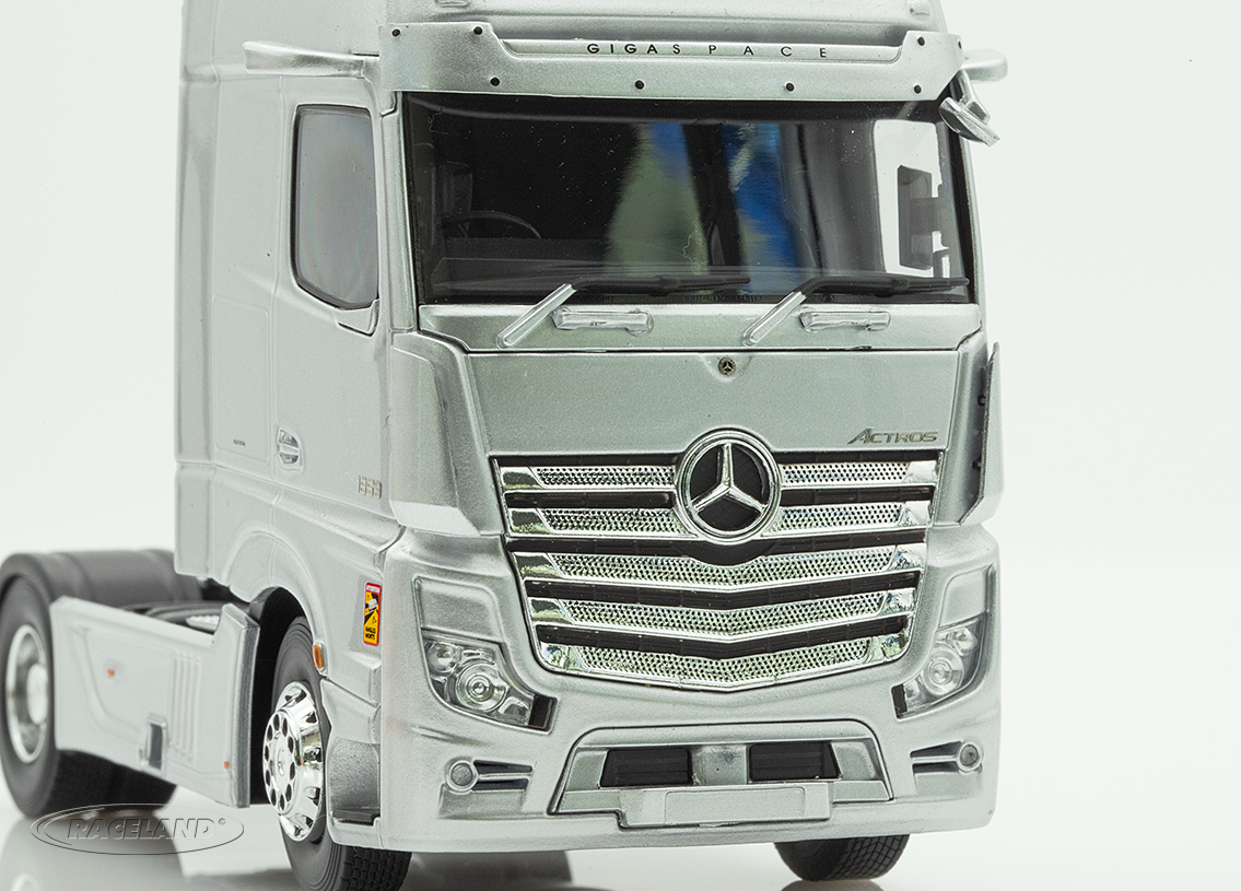 Mercedes F1 Renntransporter Mercedes AMG Petronas F1 Team