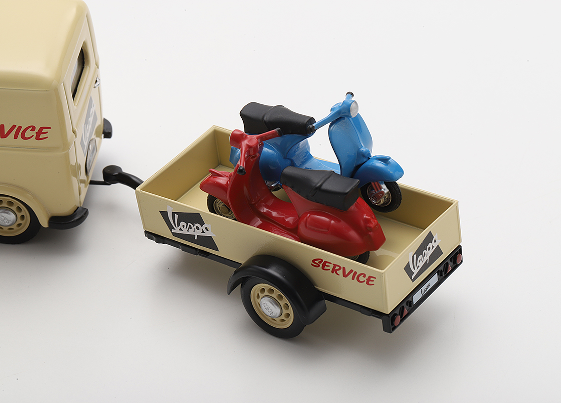 DKW Schnelllaster "Vespa Service" mit Anhänger und zwei Vespas
