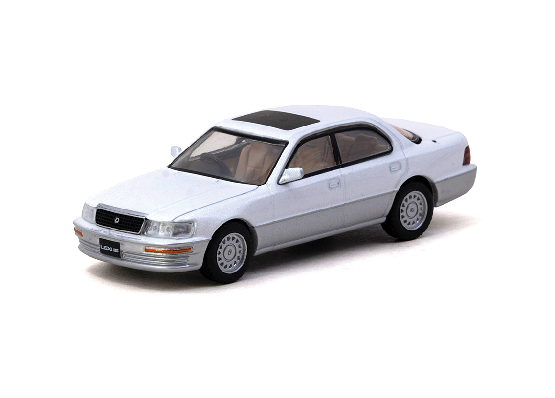 Lexus LS400 (UCF10) 2001 - perlweiß