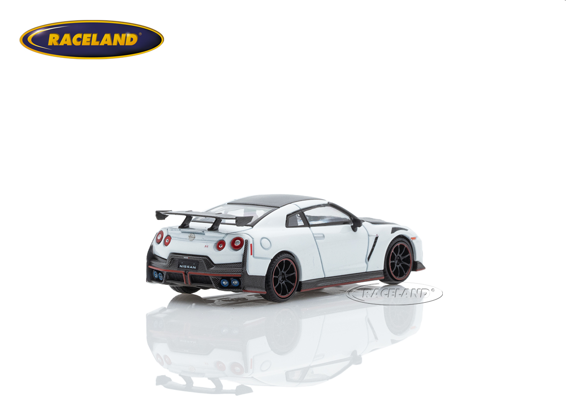 Nissan GT-R 35 NISMO 2024 - Brilliant White Pearl