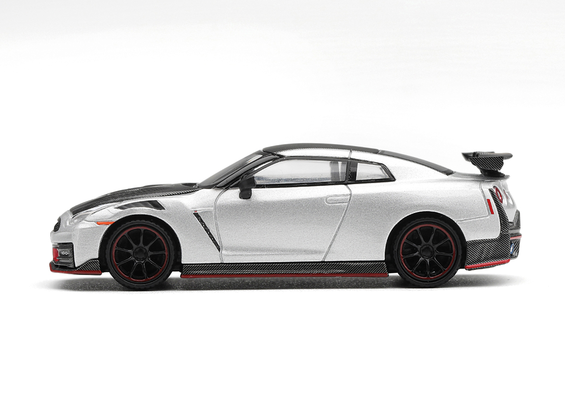 Nissan GT-R R35 Nismo 2024 - silber metallic 2024