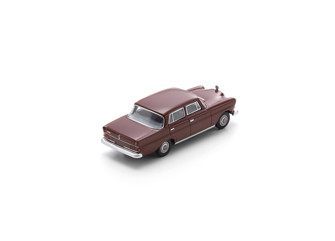 Mercedes-Benz 200D Heckflosse - dunkelrot
