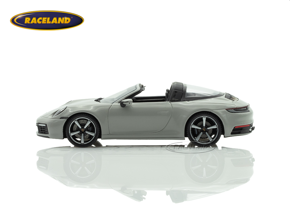 Porsche 911 Targa 4S (992) - chalk