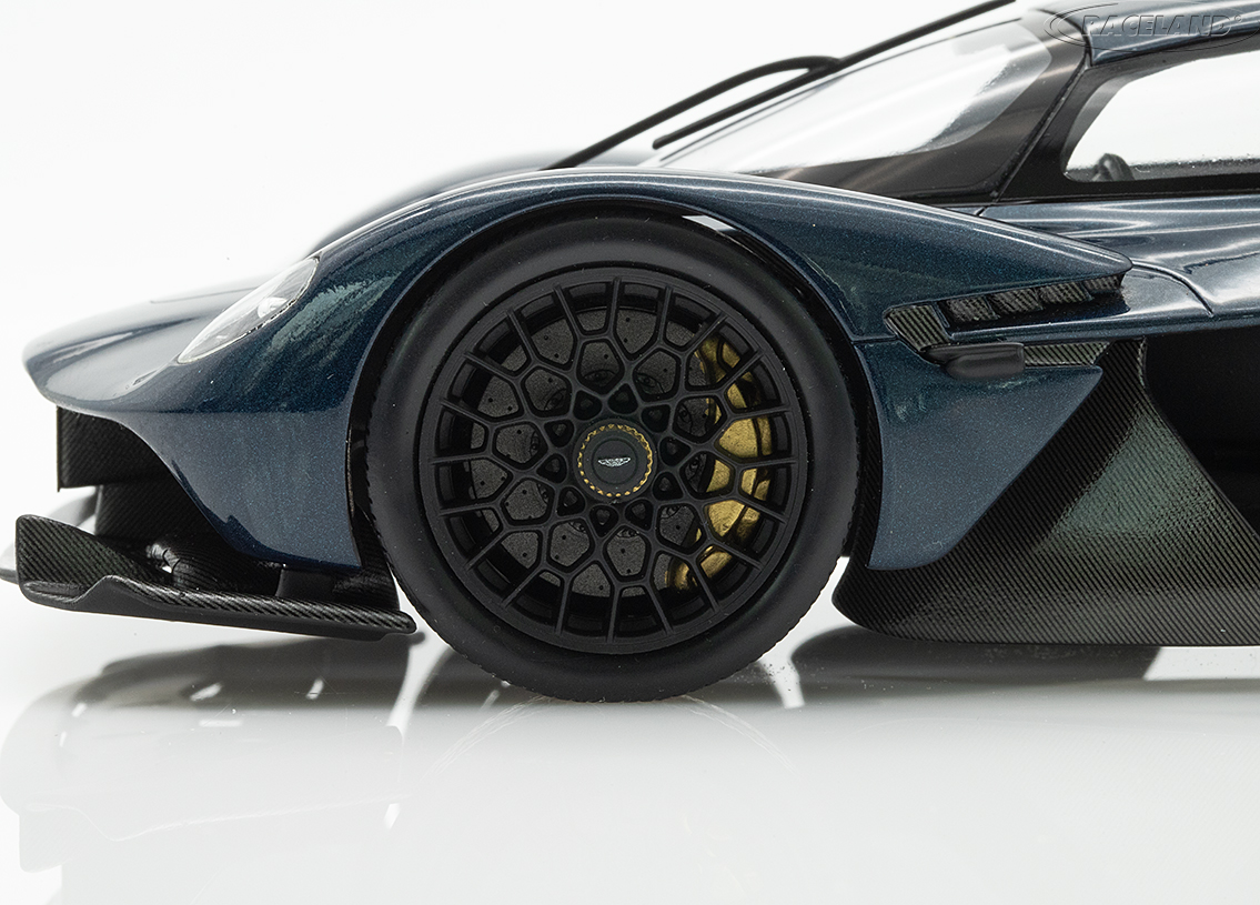 Aston Martin Valkyrie 2021 - liquid petroleum