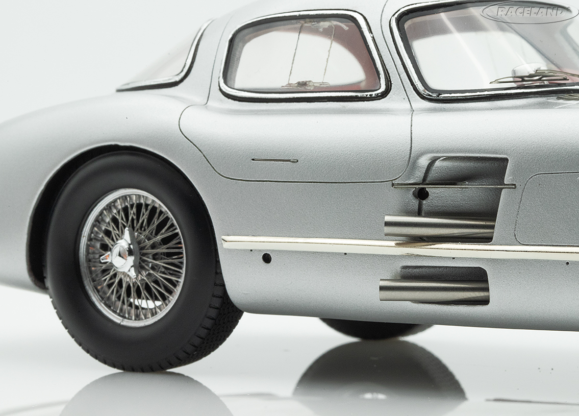 Mercedes-Benz 300 SLR Uhlenhaut Coupe 1955 - silber