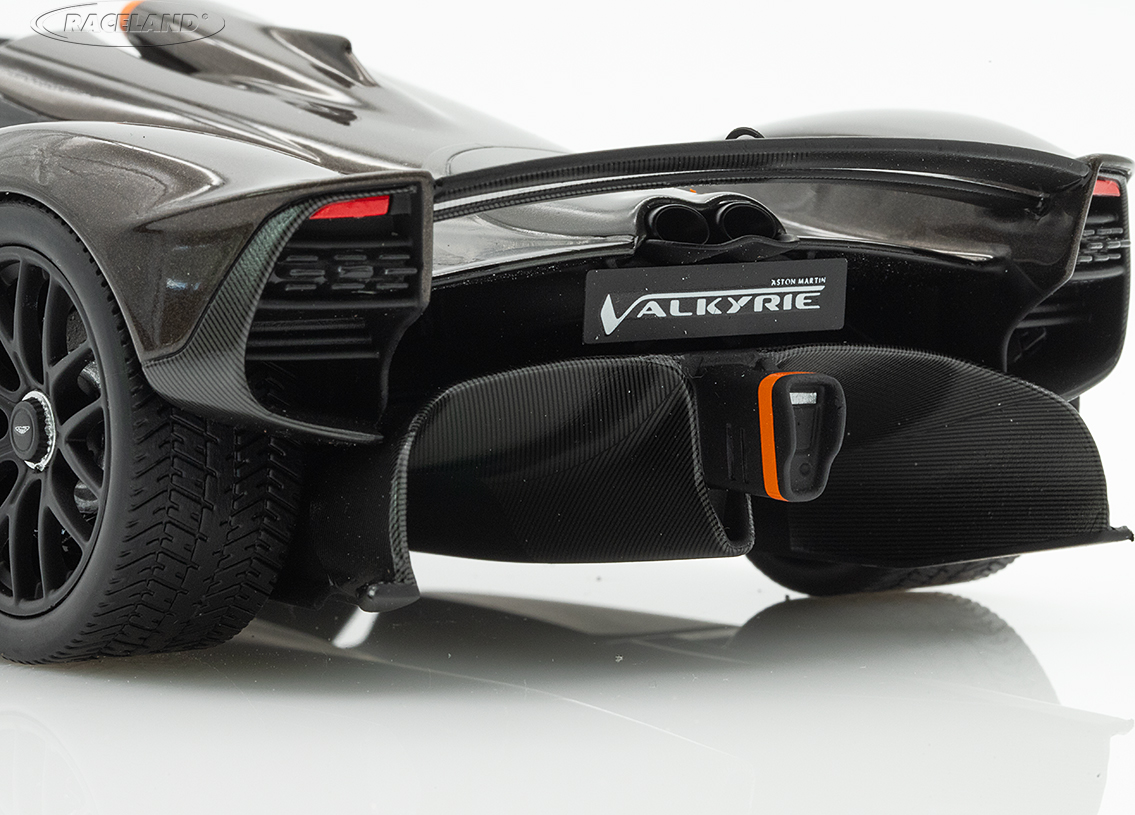 Aston Martin Valkyrie Spider 2024