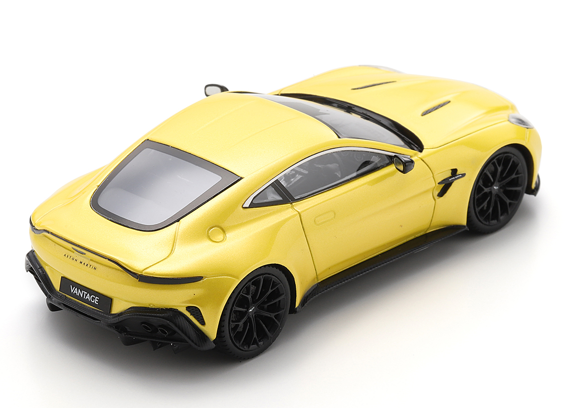 Aston Martin Vantage 2025