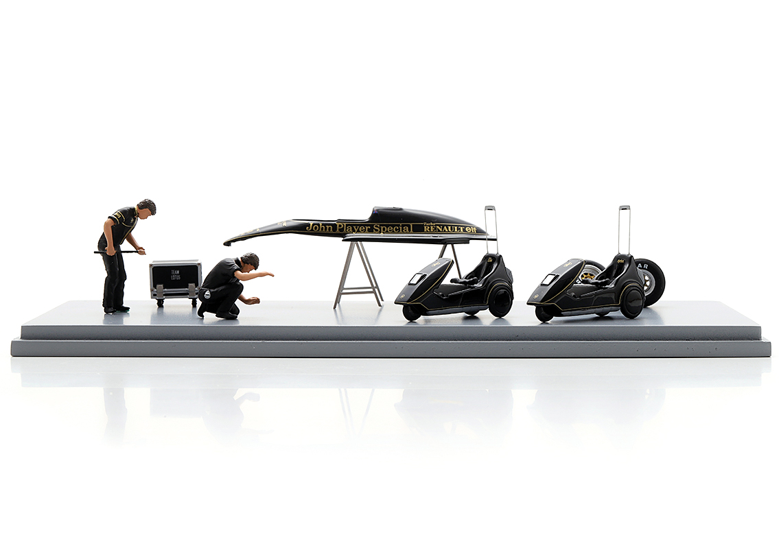 Lotus JPS Sinclar C5 Scooter Set mit Mechaniker-Figuren und Ersatzteilen