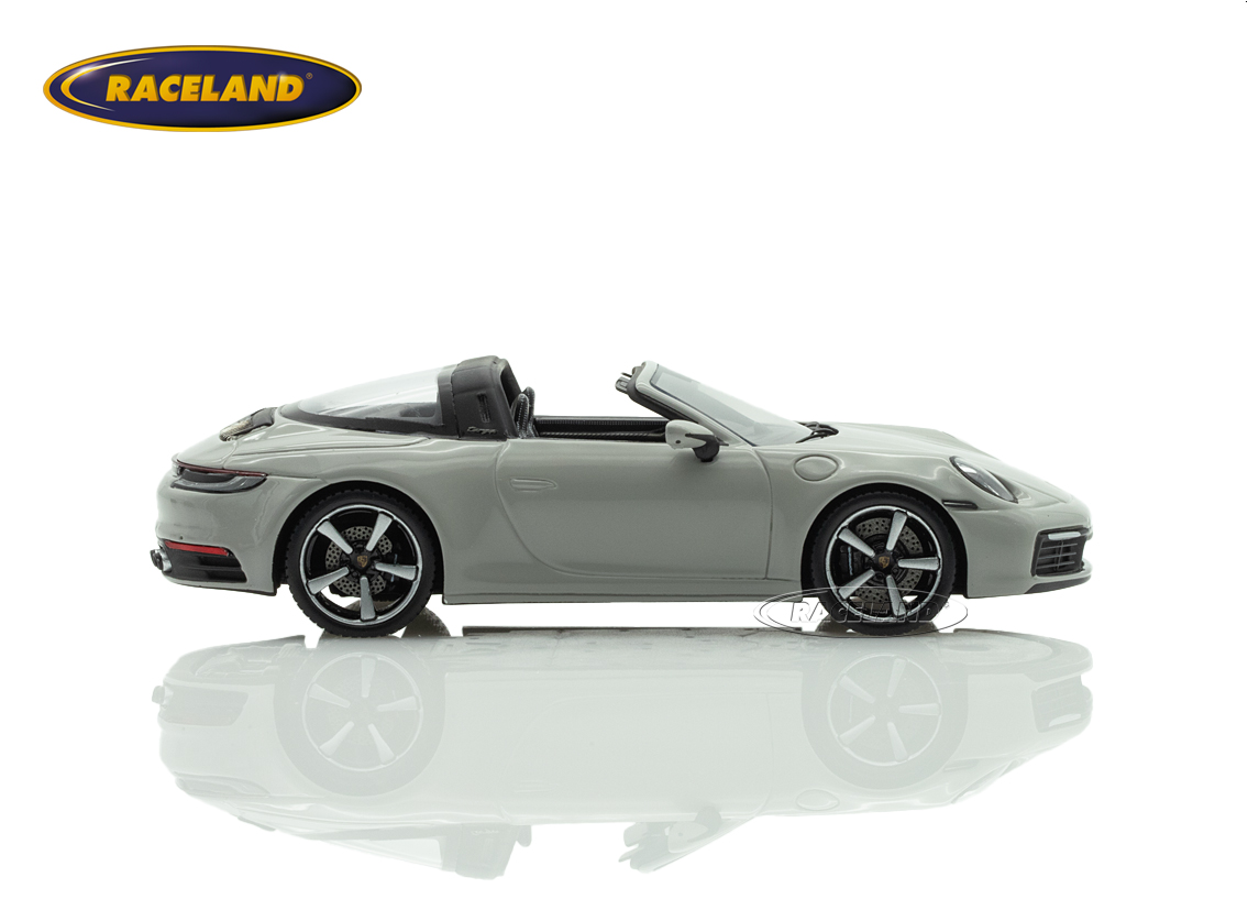 Porsche 911 Targa 4S (992) - chalk