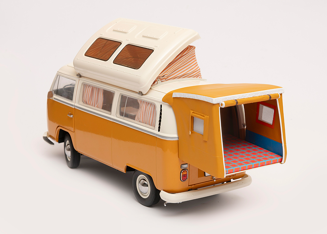 Volkswagen T2a Campingbus Amescador mit Zelt 1970 -gelb