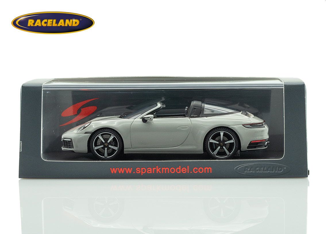Porsche 911 Targa 4S (992) - chalk