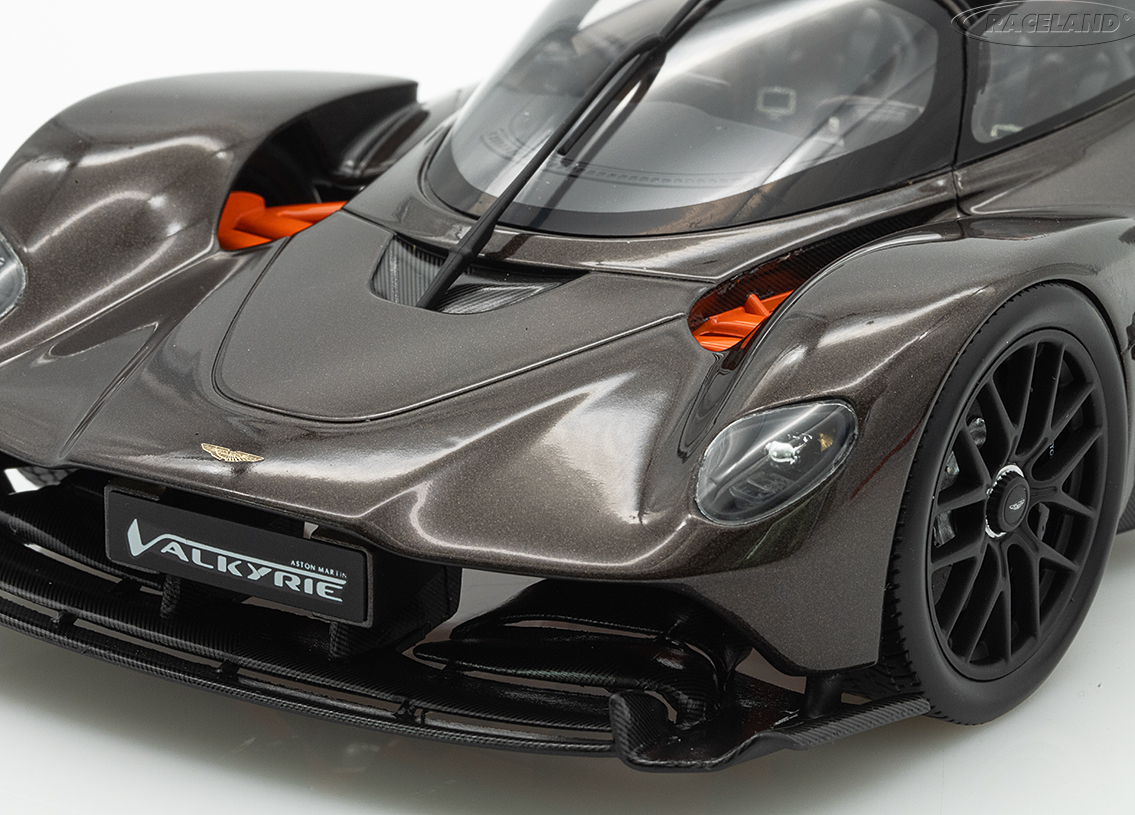 Aston Martin Valkyrie Spider 2024
