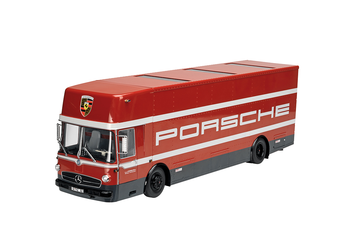Mercedes Benz O317 Porsche Renntransporter 1967