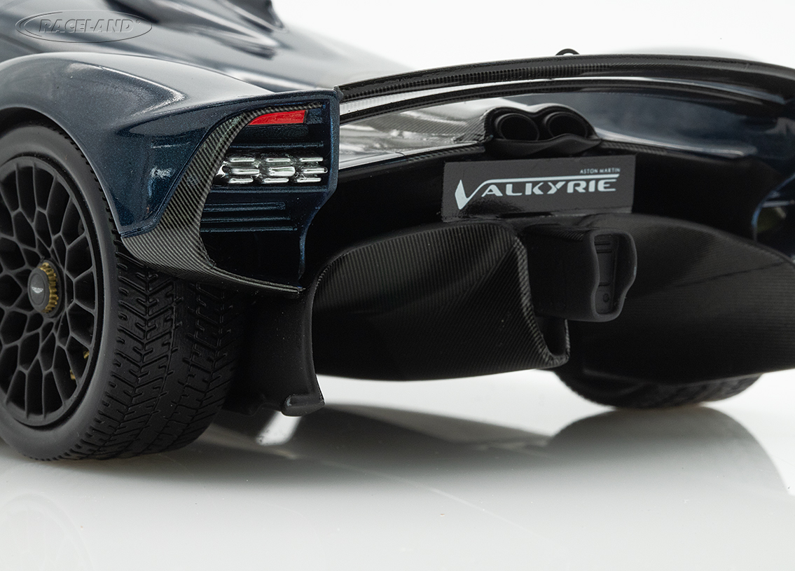 Aston Martin Valkyrie 2021 - liquid petroleum
